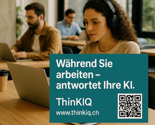 Personen arbeiten konzentriert im Co-Working-Space, während ein Werbeoverlay von ThinKIQ zeigt, dass die KI Anrufe beantwortet – Symbol für mehr Fokus und Erreichbarkeit in Schweizer Unternehmen